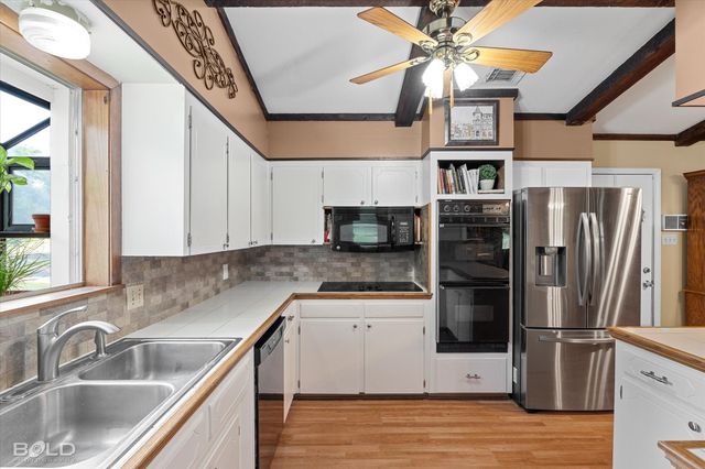 202 Espanita Boulevard, Haughton, LA 71037