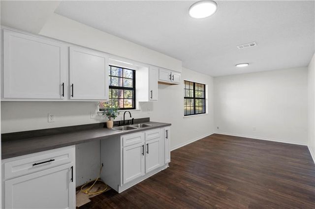 7485 Creekwood Drive, Mobile, AL 36695