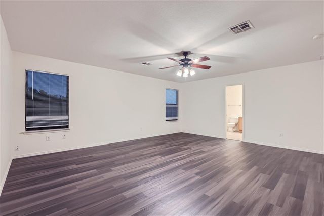 5521 SE Victory Gallop DR, Del Valle, TX 78617