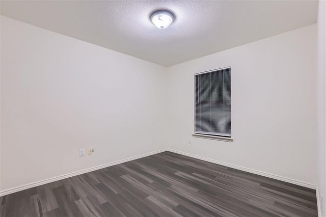 5521 SE Victory Gallop DR, Del Valle, TX 78617