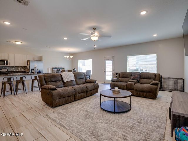 14752 WILLIAM MESHEL Drive, El Paso, TX 79938