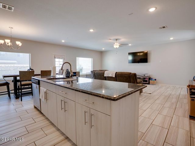 14752 WILLIAM MESHEL Drive, El Paso, TX 79938