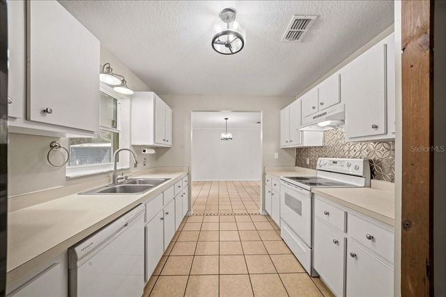 9 PECAN RADIAL, Ocala, FL 34472