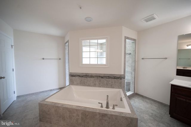 7356 TOTTENHAM DR, White Plains, MD 20695