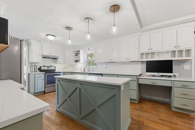 4645 N Hillcrest Ave, Bel Aire, KS 67220