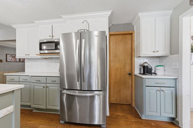 4645 N Hillcrest Ave, Bel Aire, KS 67220