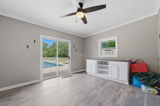 4645 N Hillcrest Ave, Bel Aire, KS 67220