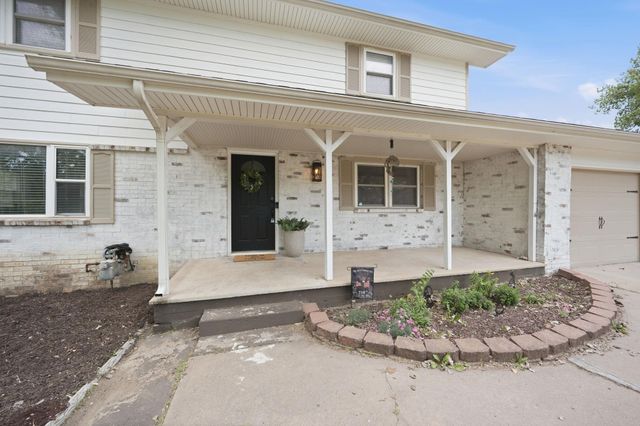 4645 N Hillcrest Ave, Bel Aire, KS 67220