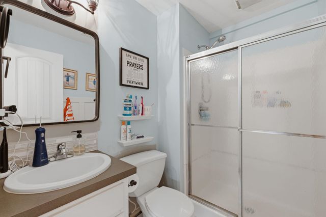 4645 N Hillcrest Ave, Bel Aire, KS 67220