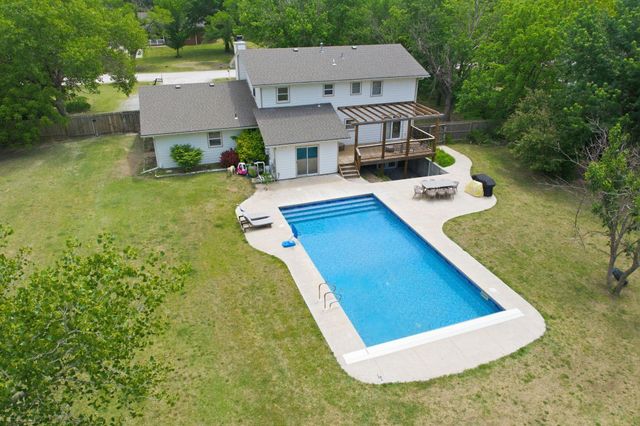 4645 N Hillcrest Ave, Bel Aire, KS 67220
