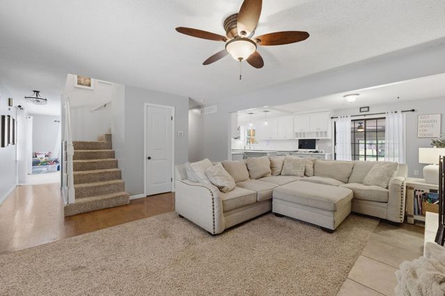 4645 N Hillcrest Ave, Bel Aire, KS 67220