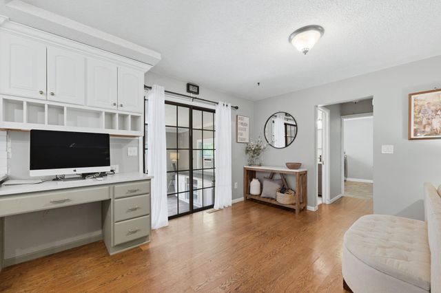 4645 N Hillcrest Ave, Bel Aire, KS 67220