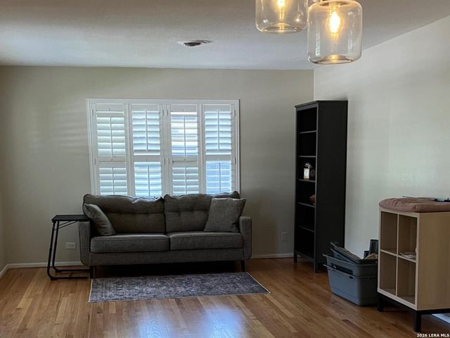 636 RITTIMAN RD, Terrell Hills, TX 78209