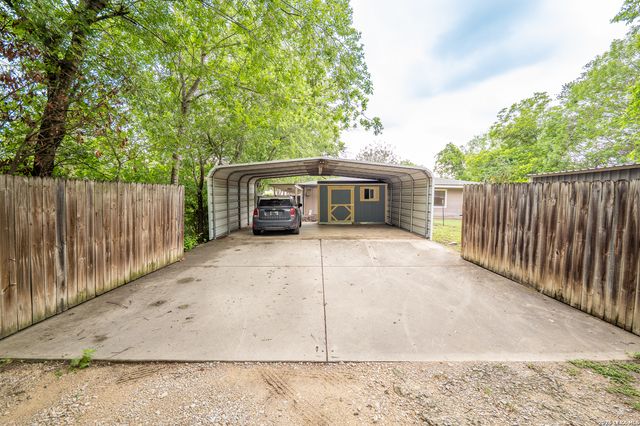 636 RITTIMAN RD, Terrell Hills, TX 78209