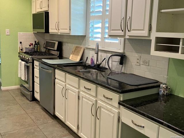 636 RITTIMAN RD, Terrell Hills, TX 78209