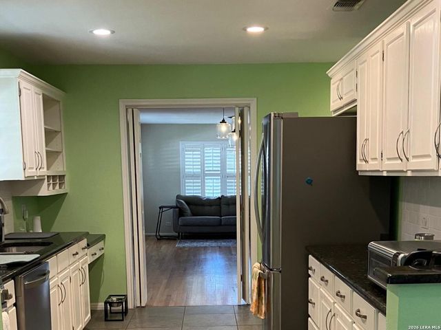 636 RITTIMAN RD, Terrell Hills, TX 78209