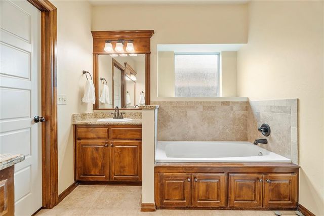 3416 Canton Trail, Yukon, OK 73099