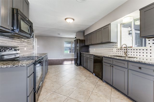 3217 Dreeben Drive, Richland Hills, TX 76118