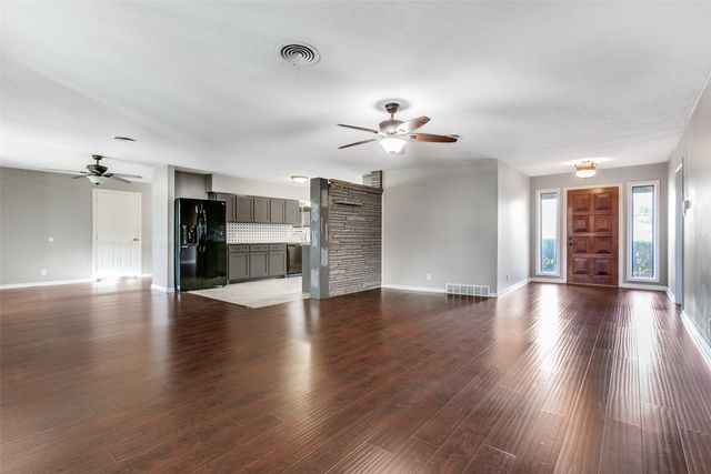 3217 Dreeben Drive, Richland Hills, TX 76118