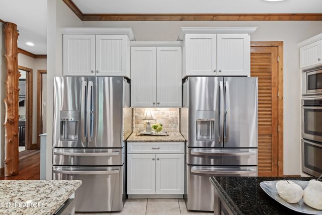3656 Henry Town Rd, Sevierville, TN 37876