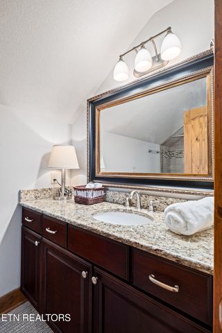 3656 Henry Town Rd, Sevierville, TN 37876
