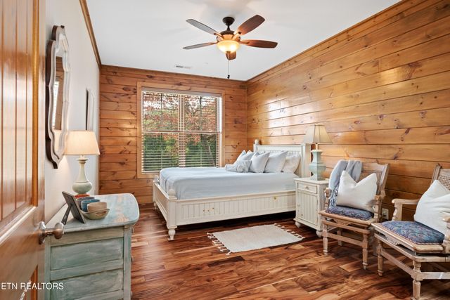 3656 Henry Town Rd, Sevierville, TN 37876