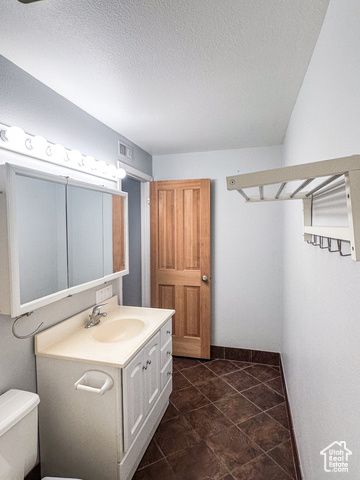 7204 S STATION CREEK WAY #4-G, Cottonwood Heights, UT 84047
