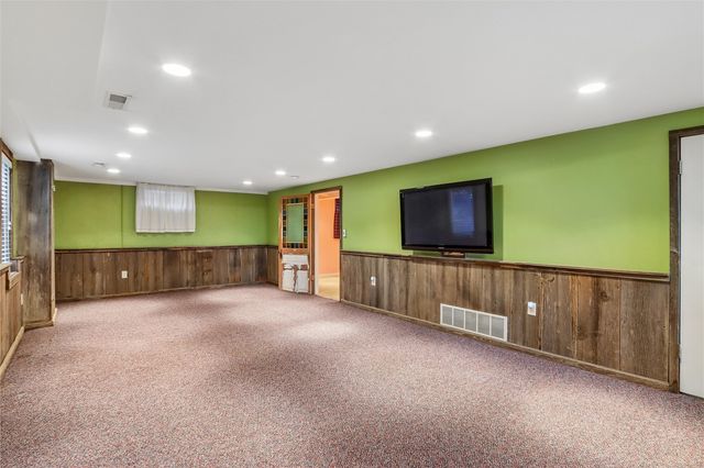 532 Olive St, Iowa City, IA 52246