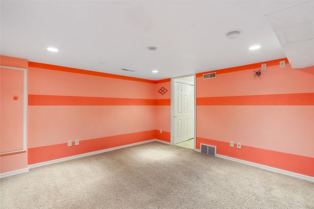 532 Olive St, Iowa City, IA 52246