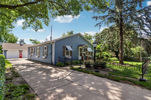 532 Olive St, Iowa City, IA 52246
