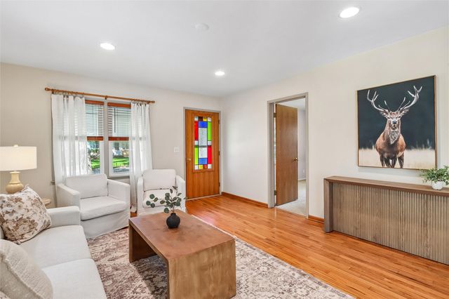 532 Olive St, Iowa City, IA 52246