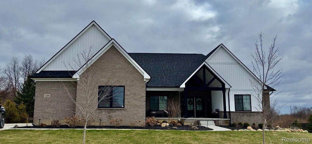 4448 Ford Avenue, Fenton Twp, MI 48451
