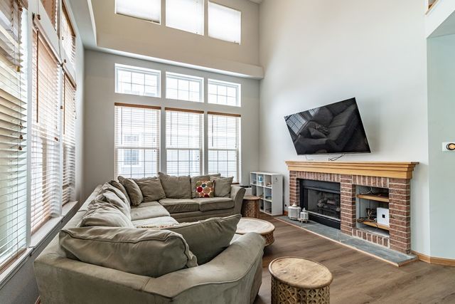 276 Pembrook Lane, Mundelein, IL 60060