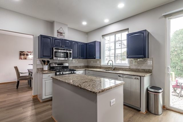 276 Pembrook Lane, Mundelein, IL 60060