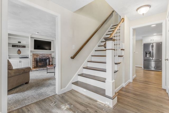 19 Peters Ln, Franklin, MA 02038