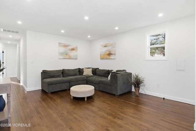 123 W 4th Street, Howell, NJ 07731