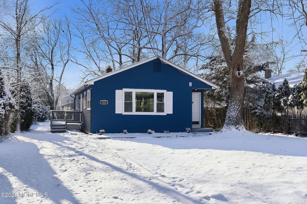 123 W 4th Street, Howell, NJ 07731