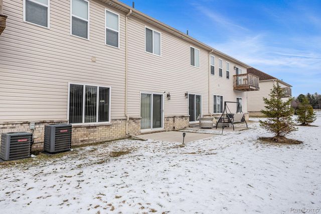 16630 Savor Lane 13, Clinton Charter Township, MI 48035