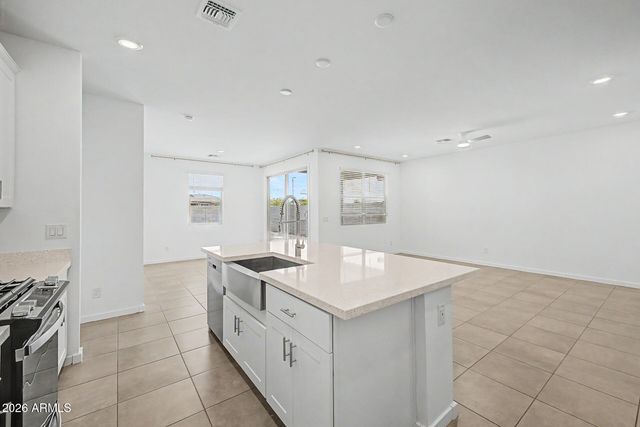 32373 N UNION Street, San Tan Valley, AZ 85143