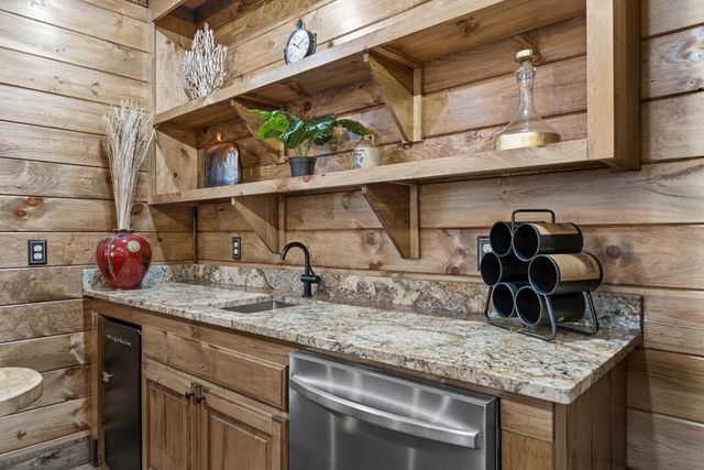 241 East Shalom Court, Blue Ridge, GA 30513