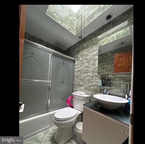 355 AVON ST, Philadelphia, PA 19116