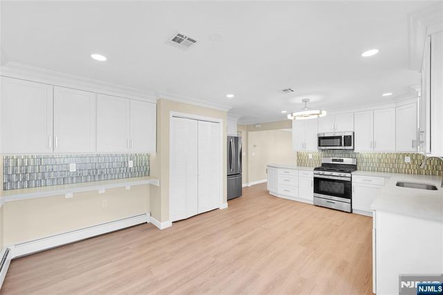 16 Calalou Court, Toms River, NJ 08757