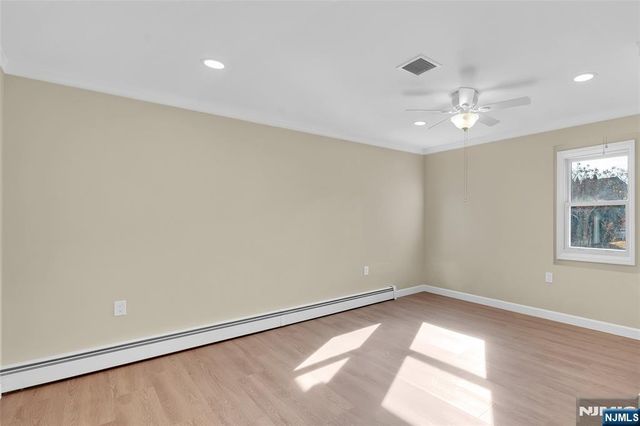 16 Calalou Court, Toms River, NJ 08757