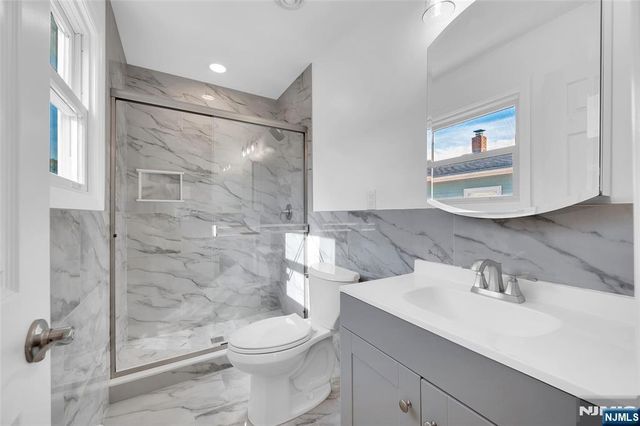 16 Calalou Court, Toms River, NJ 08757