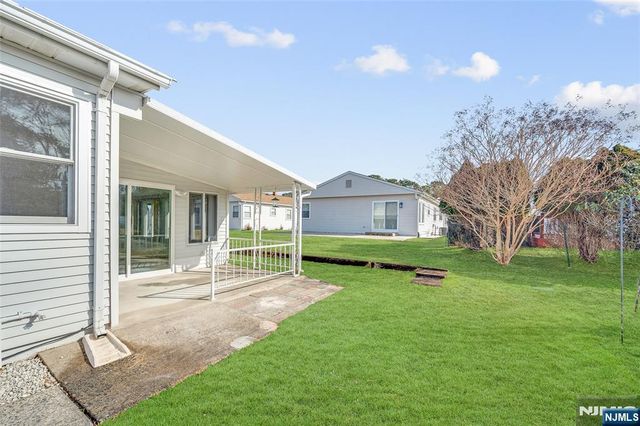 16 Calalou Court, Toms River, NJ 08757