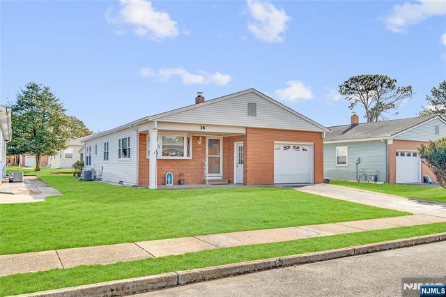 16 Calalou Court, Toms River, NJ 08757