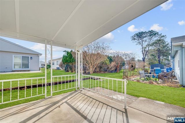 16 Calalou Court, Toms River, NJ 08757