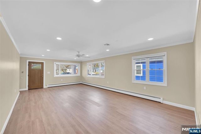 16 Calalou Court, Toms River, NJ 08757