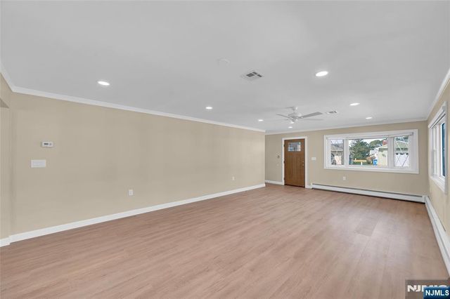 16 Calalou Court, Toms River, NJ 08757