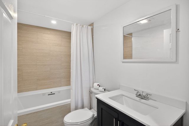 189 Breakwater Shores Dr, Barnstable, MA 02601